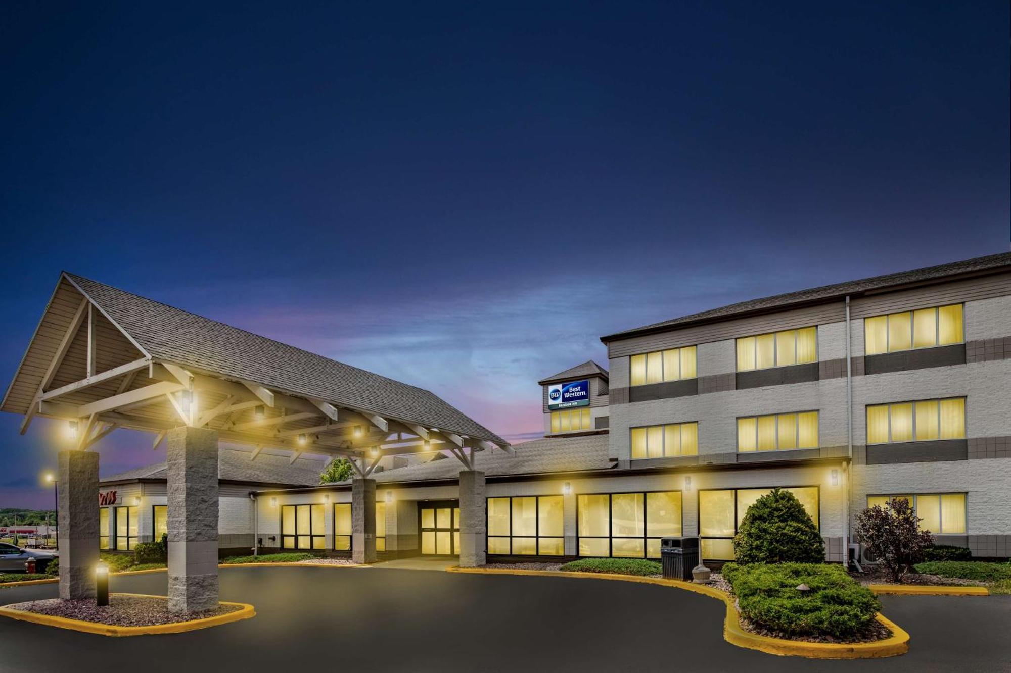 Best Western Baraboo Inn Экстерьер фото
